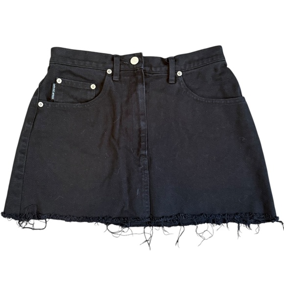 Karen Kane Easywear Black Denim Mini Skirt – Size 8 (Fits Like 4) - Picture 1 of 3